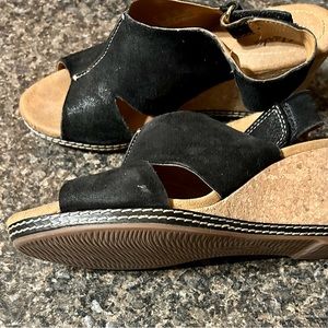 Clarks Newbuck Wedge Sandals With Backstrap Helio Float